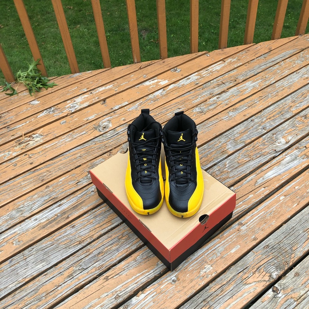 Jordan 12 retro university gold
